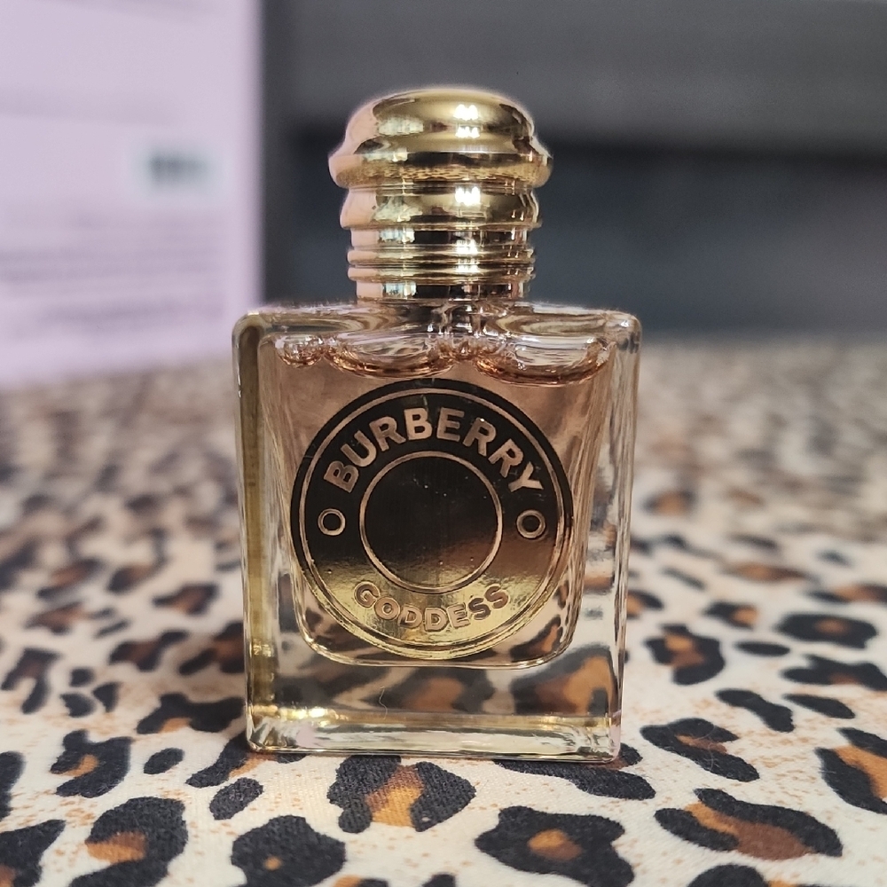 Burberry Goddess Perfume